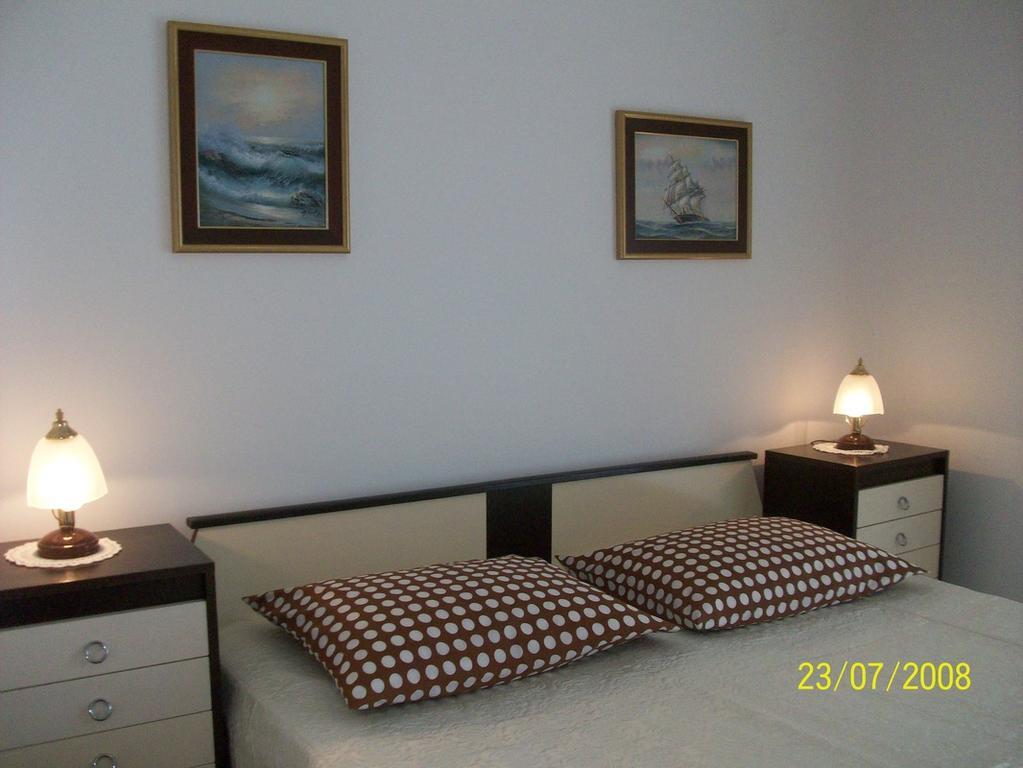 Apartments Lada 1217 Premantura Bagian luar foto